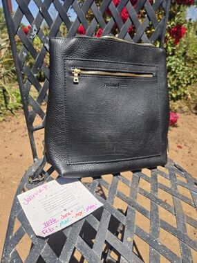Portland Leather Pebbled Black Backpack with Gold Zipper